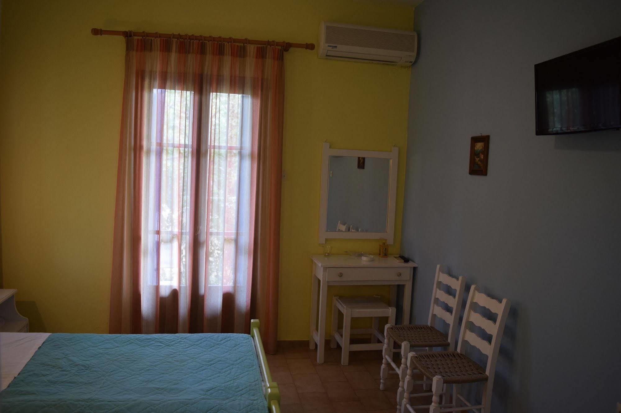 Rastoni Guest House Skopelos ภายนอก รูปภาพ